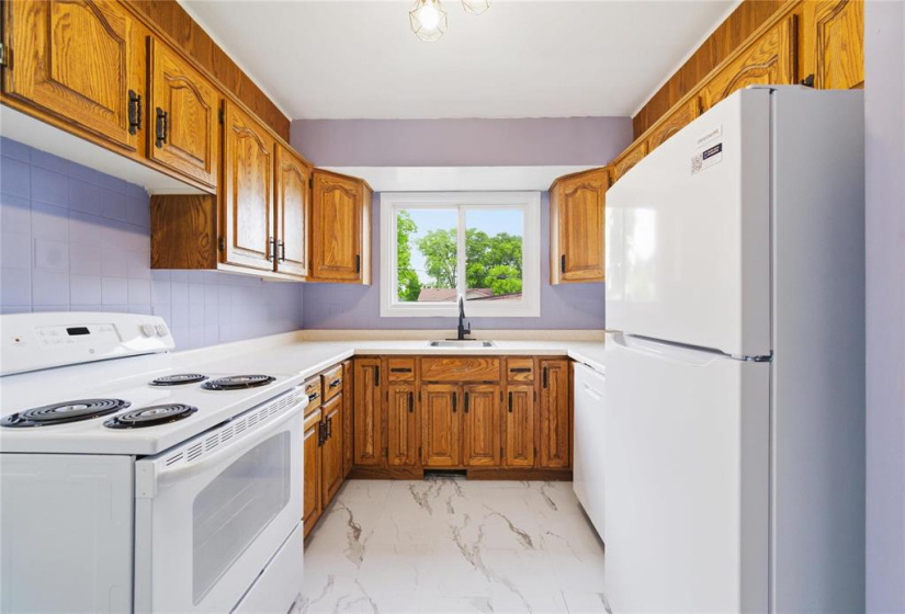685 Helmsdale, 3 Bedrooms Bedrooms, 10 Rooms Rooms,2 BathroomsBathrooms,Residential,For Sale,Helmsdale