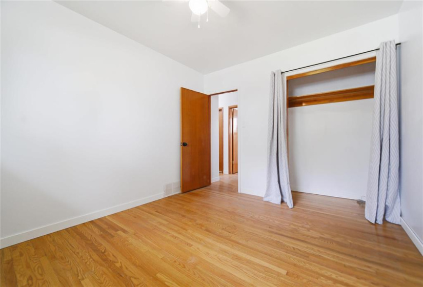 685 Helmsdale, 3 Bedrooms Bedrooms, 10 Rooms Rooms,2 BathroomsBathrooms,Residential,For Sale,Helmsdale