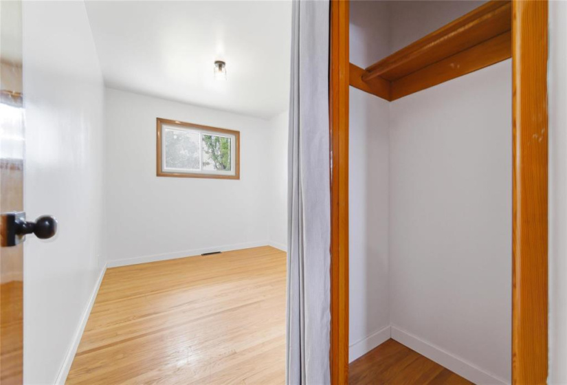 685 Helmsdale, 3 Bedrooms Bedrooms, 10 Rooms Rooms,2 BathroomsBathrooms,Residential,For Sale,Helmsdale