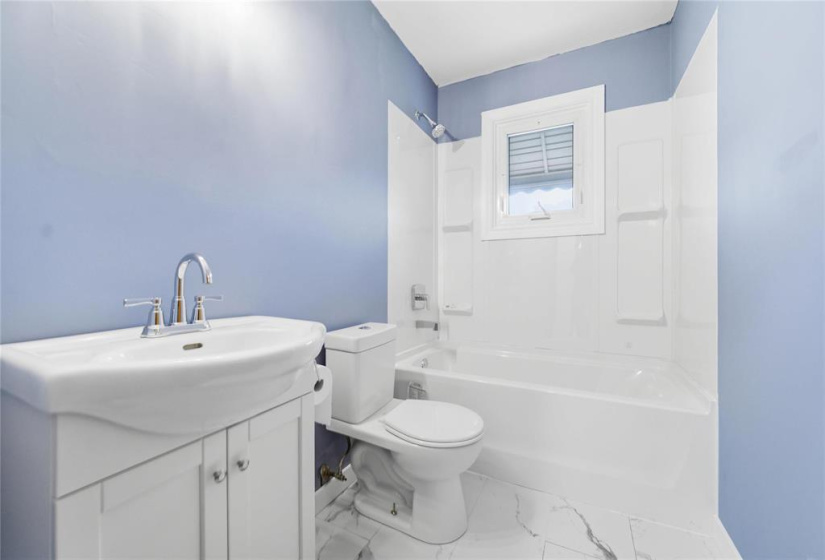 685 Helmsdale, 3 Bedrooms Bedrooms, 10 Rooms Rooms,2 BathroomsBathrooms,Residential,For Sale,Helmsdale