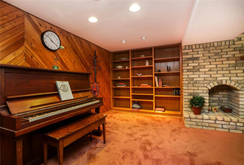 17 KIMBERLY, 4 Bedrooms Bedrooms, 10 Rooms Rooms,2 BathroomsBathrooms,Residential,For Sale,KIMBERLY