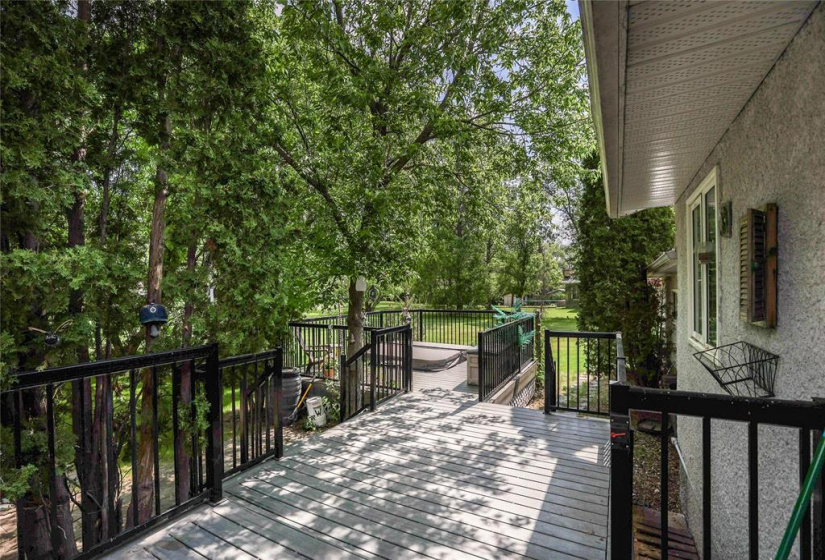 17 KIMBERLY, 4 Bedrooms Bedrooms, 10 Rooms Rooms,2 BathroomsBathrooms,Residential,For Sale,KIMBERLY
