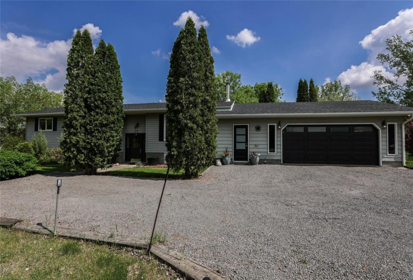 17 KIMBERLY, 4 Bedrooms Bedrooms, 10 Rooms Rooms,2 BathroomsBathrooms,Residential,For Sale,KIMBERLY