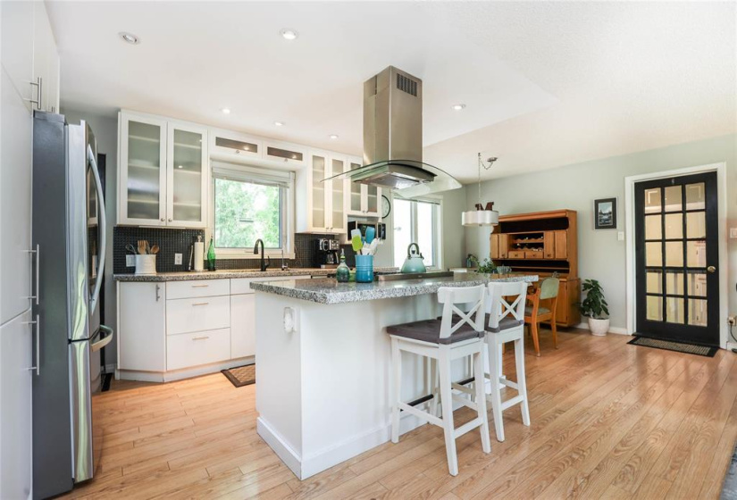 17 KIMBERLY, 4 Bedrooms Bedrooms, 10 Rooms Rooms,2 BathroomsBathrooms,Residential,For Sale,KIMBERLY