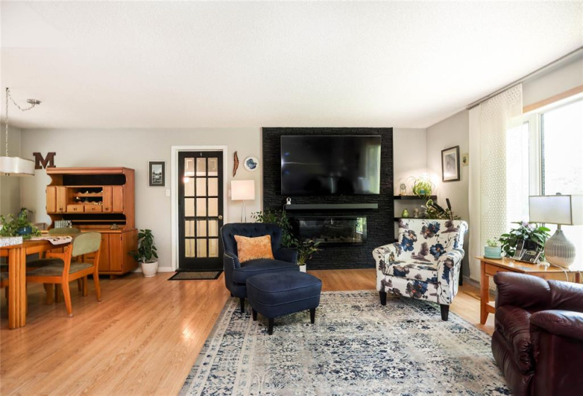 17 KIMBERLY, 4 Bedrooms Bedrooms, 10 Rooms Rooms,2 BathroomsBathrooms,Residential,For Sale,KIMBERLY