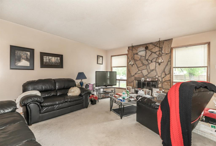 1654 Rothesay, 2 Bedrooms Bedrooms, 9 Rooms Rooms,1 BathroomBathrooms,Residential,For Sale,Rothesay