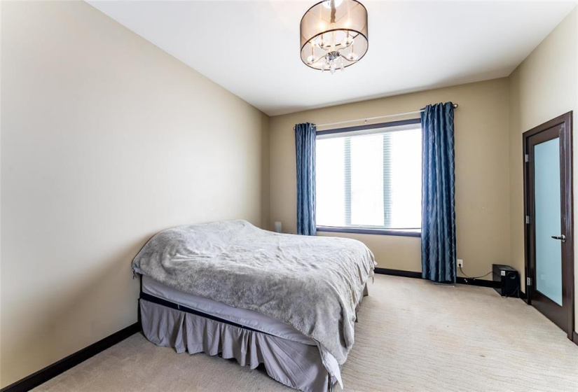 236 Holly, 3 Bedrooms Bedrooms, 12 Rooms Rooms,3 BathroomsBathrooms,Residential,For Sale,Holly