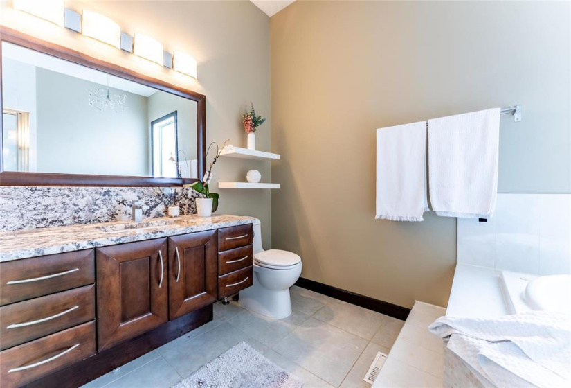 236 Holly, 3 Bedrooms Bedrooms, 12 Rooms Rooms,3 BathroomsBathrooms,Residential,For Sale,Holly