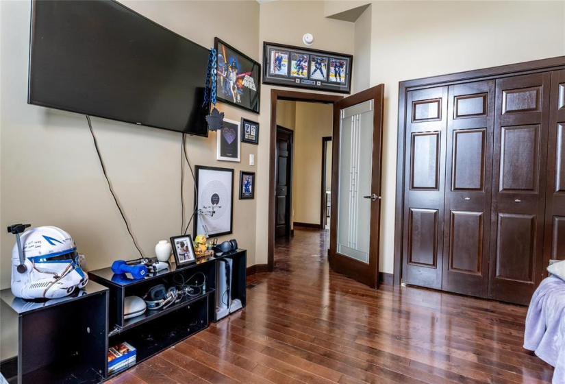 236 Holly, 3 Bedrooms Bedrooms, 12 Rooms Rooms,3 BathroomsBathrooms,Residential,For Sale,Holly