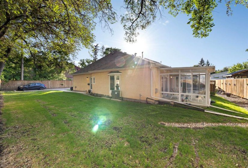 2079 Henderson, 3 Bedrooms Bedrooms, 13 Rooms Rooms,3 BathroomsBathrooms,Condominium,For Sale,Henderson