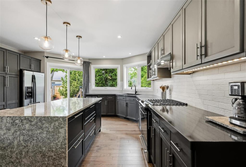 203 Hallfield, 4 Bedrooms Bedrooms, 13 Rooms Rooms,3 BathroomsBathrooms,Residential,For Sale,Hallfield