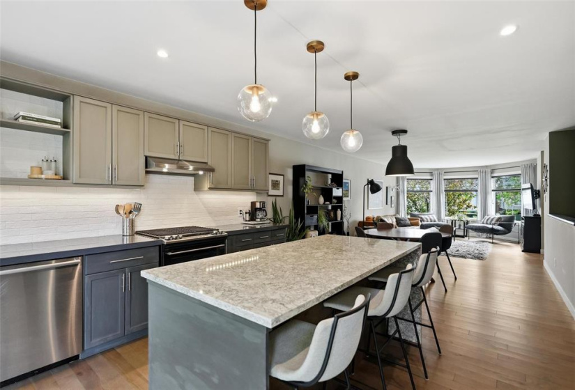 203 Hallfield, 4 Bedrooms Bedrooms, 13 Rooms Rooms,3 BathroomsBathrooms,Residential,For Sale,Hallfield