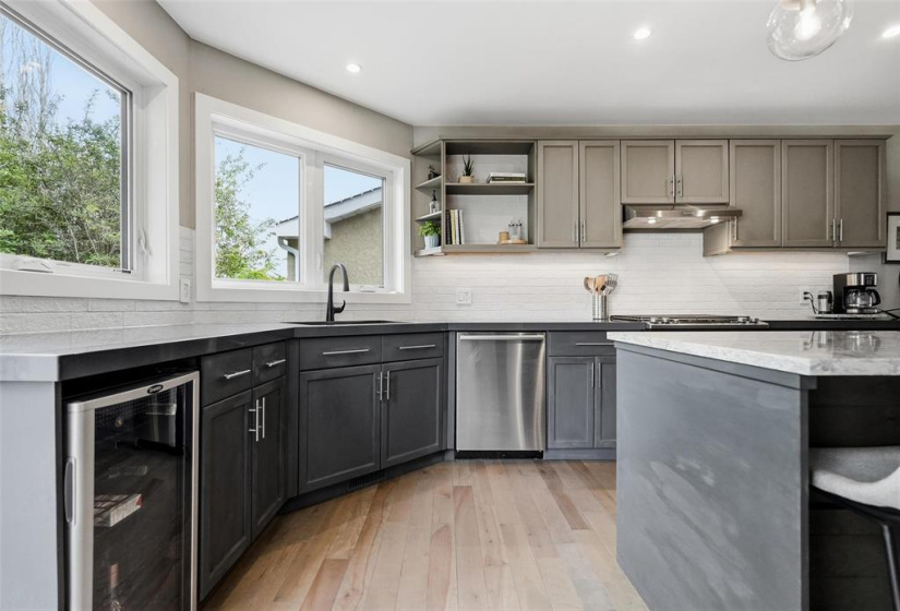 203 Hallfield, 4 Bedrooms Bedrooms, 13 Rooms Rooms,3 BathroomsBathrooms,Residential,For Sale,Hallfield
