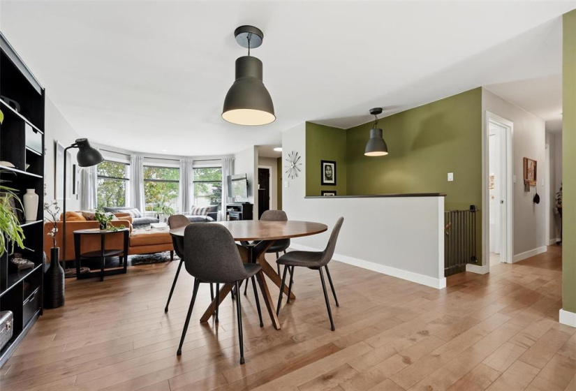 203 Hallfield, 4 Bedrooms Bedrooms, 13 Rooms Rooms,3 BathroomsBathrooms,Residential,For Sale,Hallfield