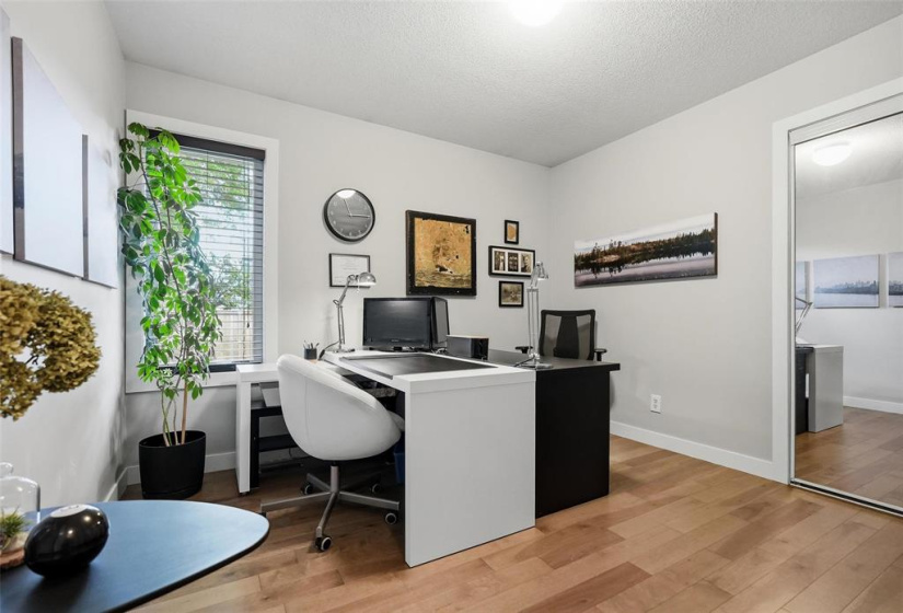 203 Hallfield, 4 Bedrooms Bedrooms, 13 Rooms Rooms,3 BathroomsBathrooms,Residential,For Sale,Hallfield