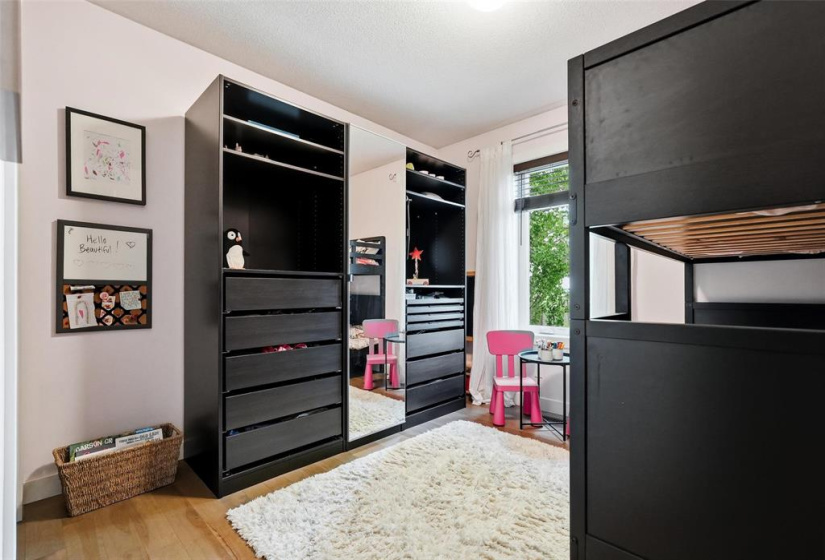 203 Hallfield, 4 Bedrooms Bedrooms, 13 Rooms Rooms,3 BathroomsBathrooms,Residential,For Sale,Hallfield