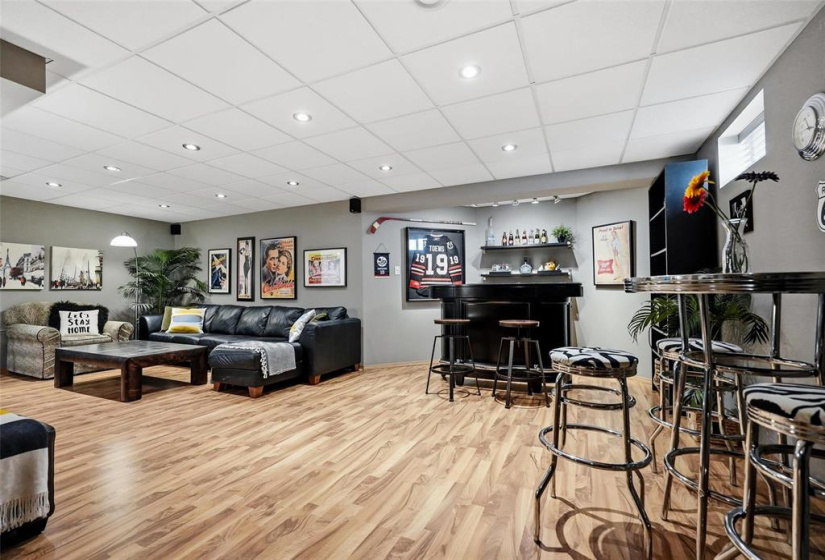 203 Hallfield, 4 Bedrooms Bedrooms, 13 Rooms Rooms,3 BathroomsBathrooms,Residential,For Sale,Hallfield