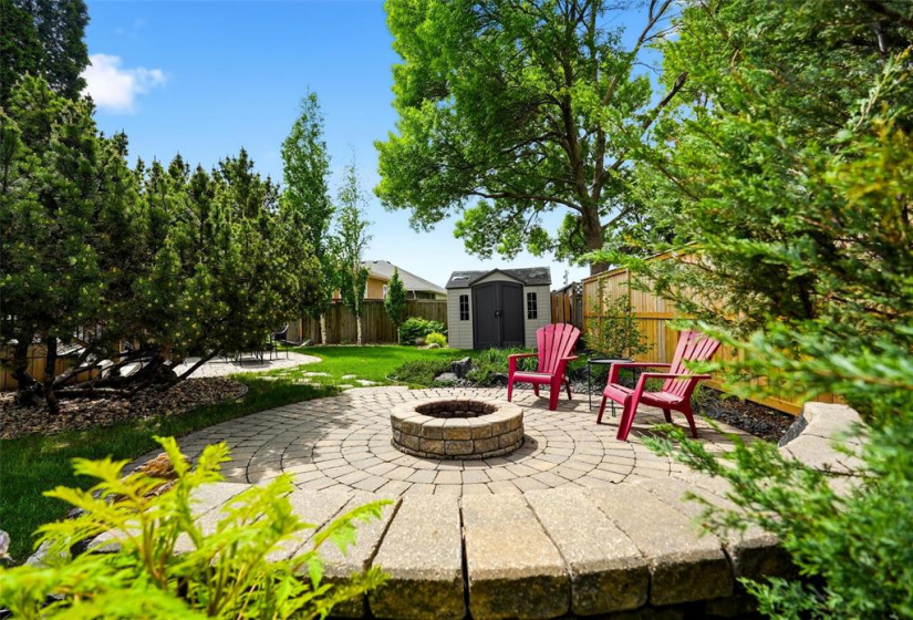 203 Hallfield, 4 Bedrooms Bedrooms, 13 Rooms Rooms,3 BathroomsBathrooms,Residential,For Sale,Hallfield