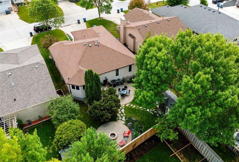 203 Hallfield, 4 Bedrooms Bedrooms, 13 Rooms Rooms,3 BathroomsBathrooms,Residential,For Sale,Hallfield