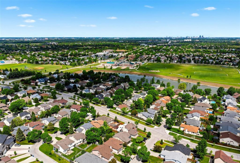 203 Hallfield, 4 Bedrooms Bedrooms, 13 Rooms Rooms,3 BathroomsBathrooms,Residential,For Sale,Hallfield