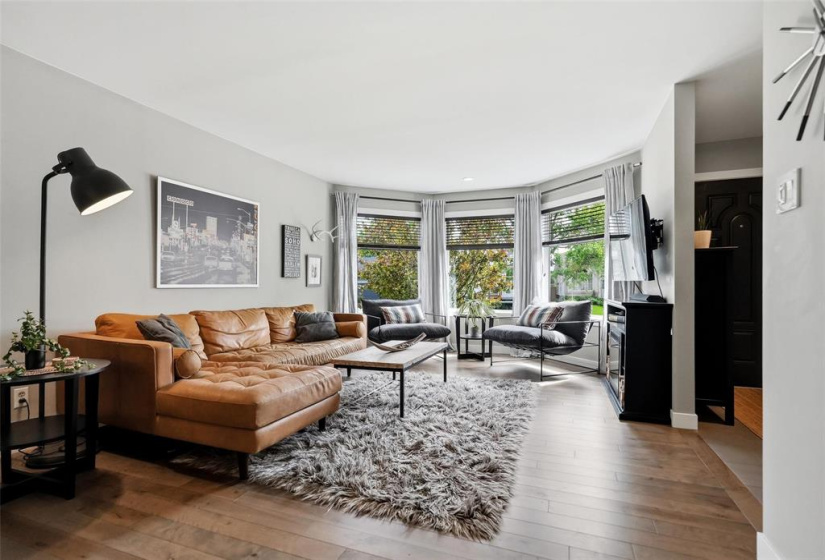 203 Hallfield, 4 Bedrooms Bedrooms, 13 Rooms Rooms,3 BathroomsBathrooms,Residential,For Sale,Hallfield