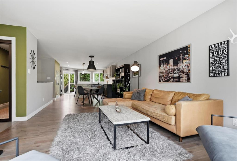 203 Hallfield, 4 Bedrooms Bedrooms, 13 Rooms Rooms,3 BathroomsBathrooms,Residential,For Sale,Hallfield
