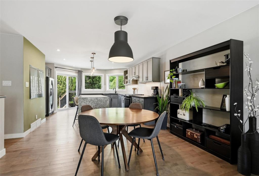 203 Hallfield, 4 Bedrooms Bedrooms, 13 Rooms Rooms,3 BathroomsBathrooms,Residential,For Sale,Hallfield