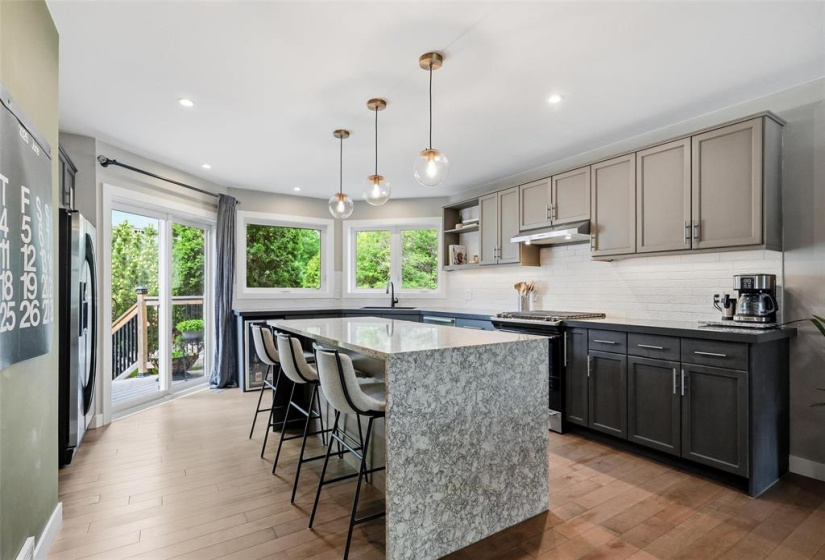 203 Hallfield, 4 Bedrooms Bedrooms, 13 Rooms Rooms,3 BathroomsBathrooms,Residential,For Sale,Hallfield