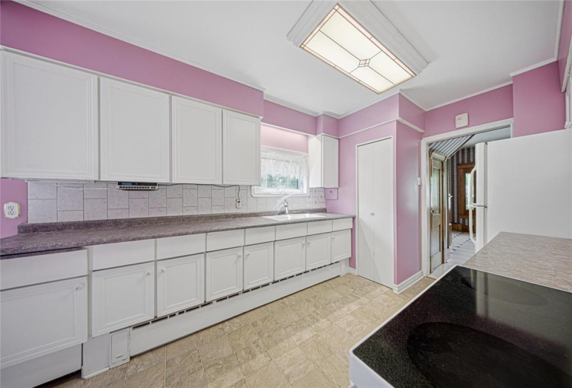 186 Claremont, 4 Bedrooms Bedrooms, 11 Rooms Rooms,1 BathroomBathrooms,Residential,For Sale,Claremont
