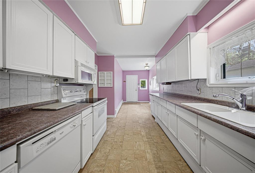 186 Claremont, 4 Bedrooms Bedrooms, 11 Rooms Rooms,1 BathroomBathrooms,Residential,For Sale,Claremont
