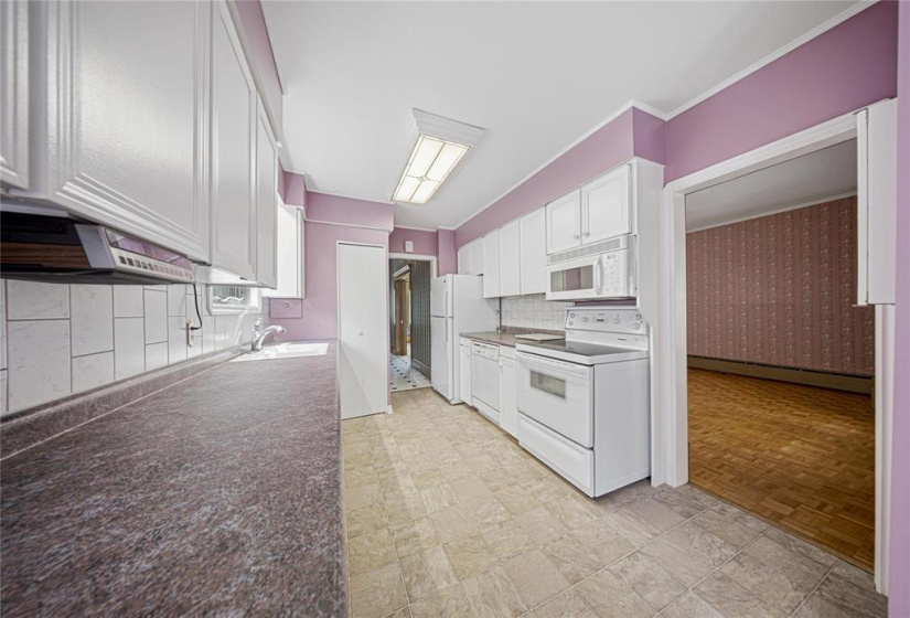 186 Claremont, 4 Bedrooms Bedrooms, 11 Rooms Rooms,1 BathroomBathrooms,Residential,For Sale,Claremont