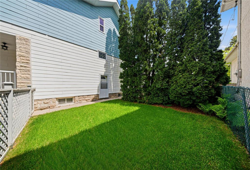 186 Claremont, 4 Bedrooms Bedrooms, 11 Rooms Rooms,1 BathroomBathrooms,Residential,For Sale,Claremont