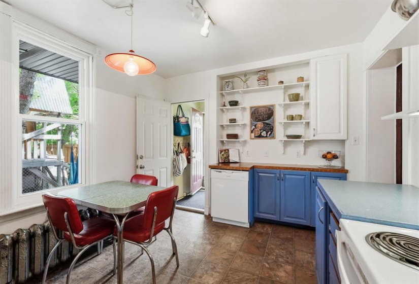 397 Burrows, 4 Bedrooms Bedrooms, 13 Rooms Rooms,2 BathroomsBathrooms,Residential,For Sale,Burrows