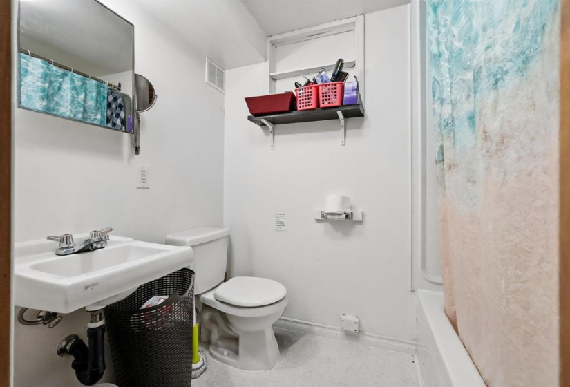 397 Burrows, 4 Bedrooms Bedrooms, 13 Rooms Rooms,2 BathroomsBathrooms,Residential,For Sale,Burrows