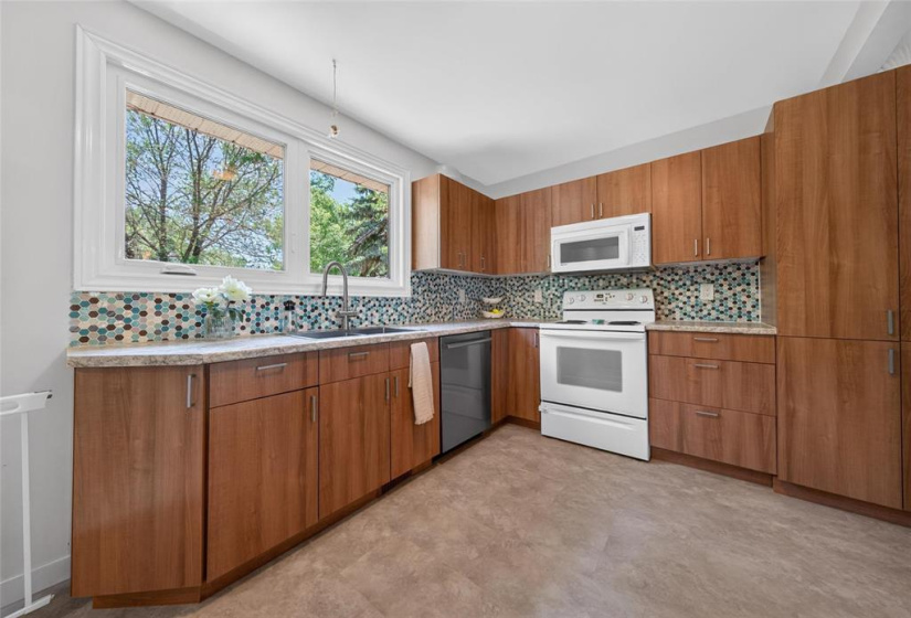 4 Bernier, 3 Bedrooms Bedrooms, 8 Rooms Rooms,1 BathroomBathrooms,Residential,For Sale,Bernier