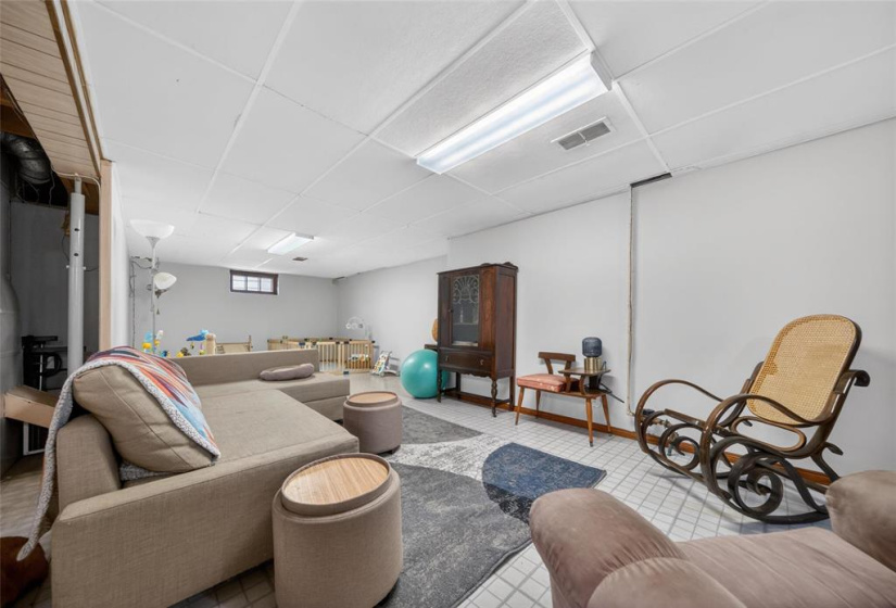 4 Bernier, 3 Bedrooms Bedrooms, 8 Rooms Rooms,1 BathroomBathrooms,Residential,For Sale,Bernier