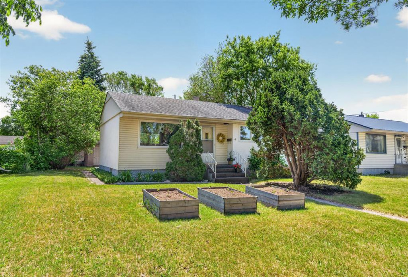 4 Bernier, 3 Bedrooms Bedrooms, 8 Rooms Rooms,1 BathroomBathrooms,Residential,For Sale,Bernier