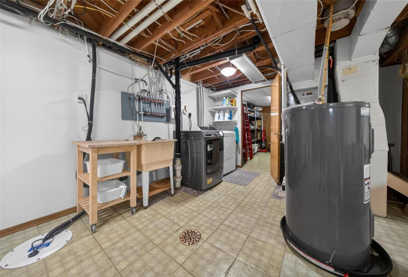 4 Bernier, 3 Bedrooms Bedrooms, 8 Rooms Rooms,1 BathroomBathrooms,Residential,For Sale,Bernier
