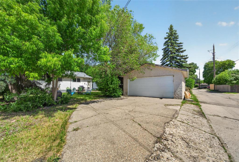 4 Bernier, 3 Bedrooms Bedrooms, 8 Rooms Rooms,1 BathroomBathrooms,Residential,For Sale,Bernier