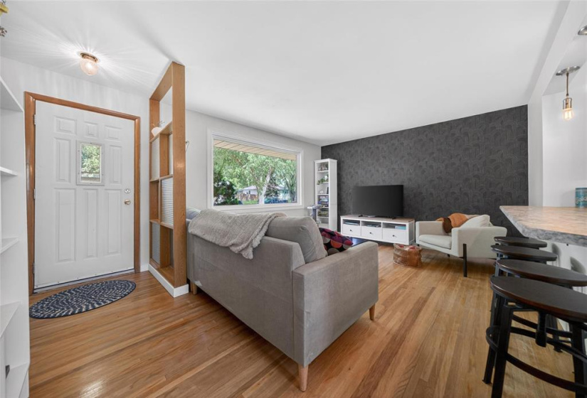 4 Bernier, 3 Bedrooms Bedrooms, 8 Rooms Rooms,1 BathroomBathrooms,Residential,For Sale,Bernier