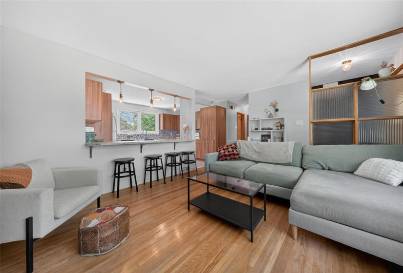 4 Bernier, 3 Bedrooms Bedrooms, 8 Rooms Rooms,1 BathroomBathrooms,Residential,For Sale,Bernier
