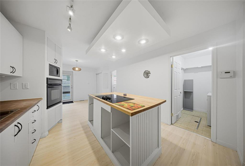 265 Marjorie, 2 Bedrooms Bedrooms, 6 Rooms Rooms,1 BathroomBathrooms,Residential,For Sale,Marjorie