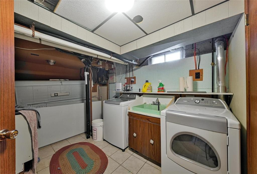6 Connor, 4 Bedrooms Bedrooms, 16 Rooms Rooms,3 BathroomsBathrooms,Residential,For Sale,Connor