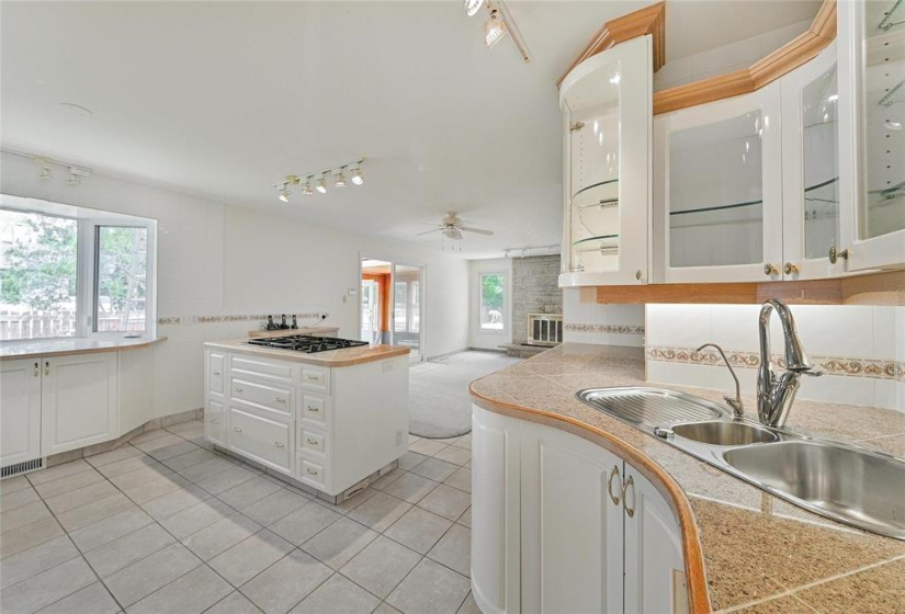 6 Connor, 4 Bedrooms Bedrooms, 16 Rooms Rooms,3 BathroomsBathrooms,Residential,For Sale,Connor