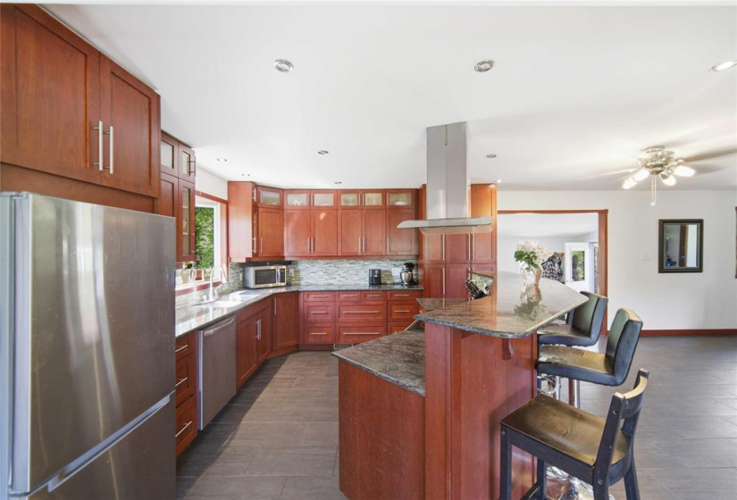10098 74NW, 4 Bedrooms Bedrooms, 11 Rooms Rooms,2 BathroomsBathrooms,Residential,For Sale,74NW