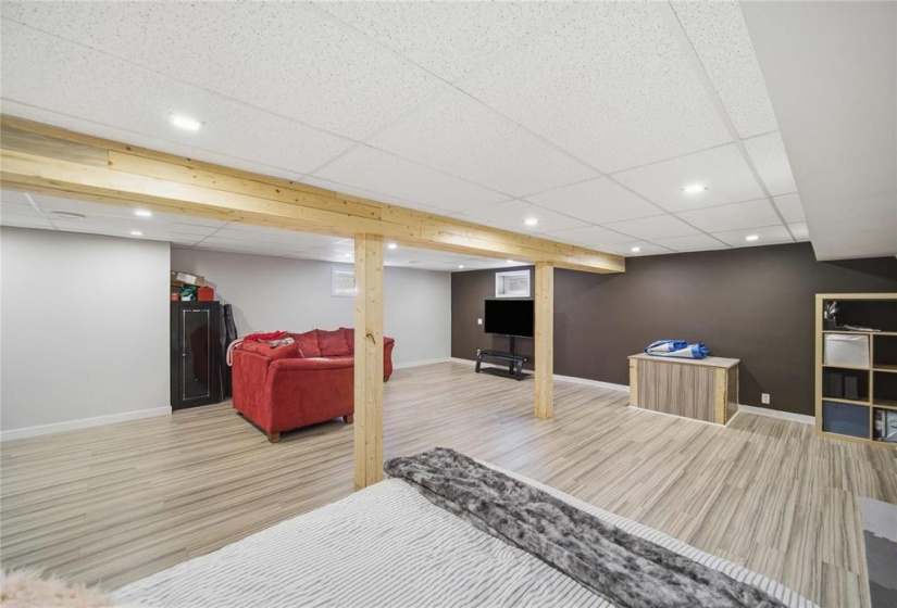 10098 74NW, 4 Bedrooms Bedrooms, 11 Rooms Rooms,2 BathroomsBathrooms,Residential,For Sale,74NW