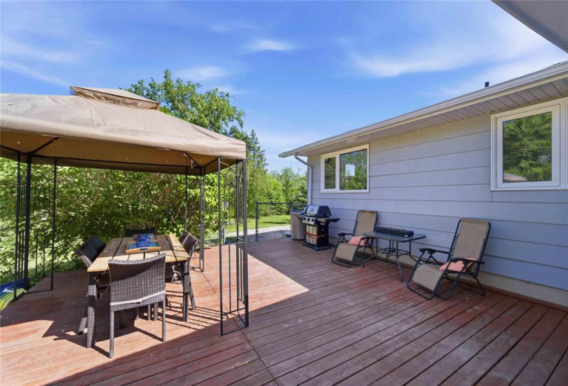 10098 74NW, 4 Bedrooms Bedrooms, 11 Rooms Rooms,2 BathroomsBathrooms,Residential,For Sale,74NW