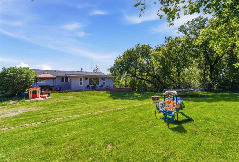 10098 74NW, 4 Bedrooms Bedrooms, 11 Rooms Rooms,2 BathroomsBathrooms,Residential,For Sale,74NW