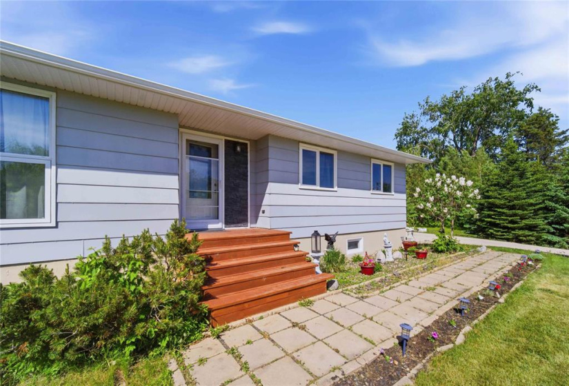 10098 74NW, 4 Bedrooms Bedrooms, 11 Rooms Rooms,2 BathroomsBathrooms,Residential,For Sale,74NW