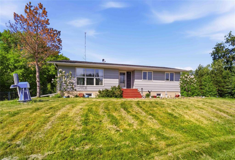 10098 74NW, 4 Bedrooms Bedrooms, 11 Rooms Rooms,2 BathroomsBathrooms,Residential,For Sale,74NW